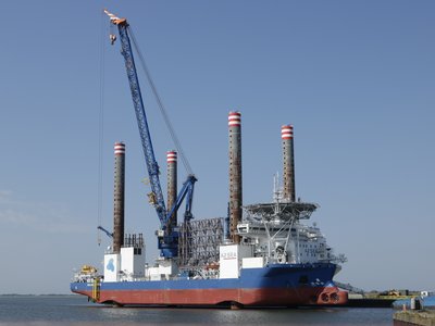 Offshore installation vessel